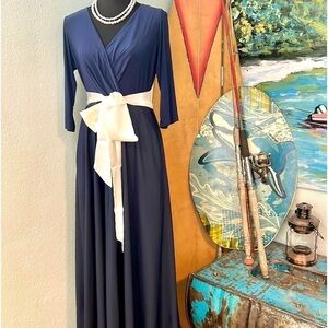 💙Alfred Sung,Timeless,Stunning Simple Elegance,Rich Navy,Mint Condition,Size 14